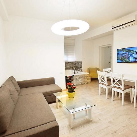 Rothschild 1929 Luxury Apartments Hotel Haifa Buitenkant foto