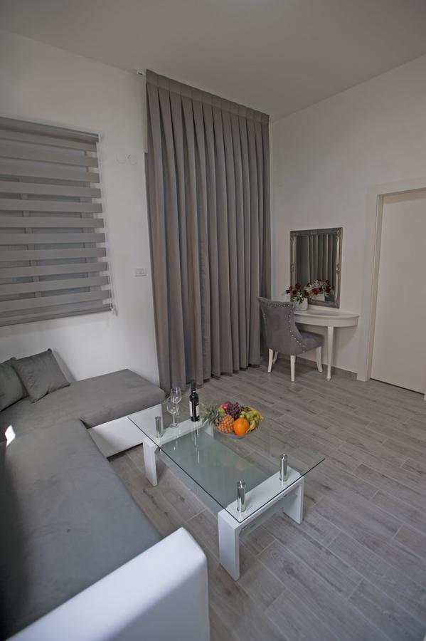 Rothschild 1929 Luxury Apartments Hotel Haifa Buitenkant foto