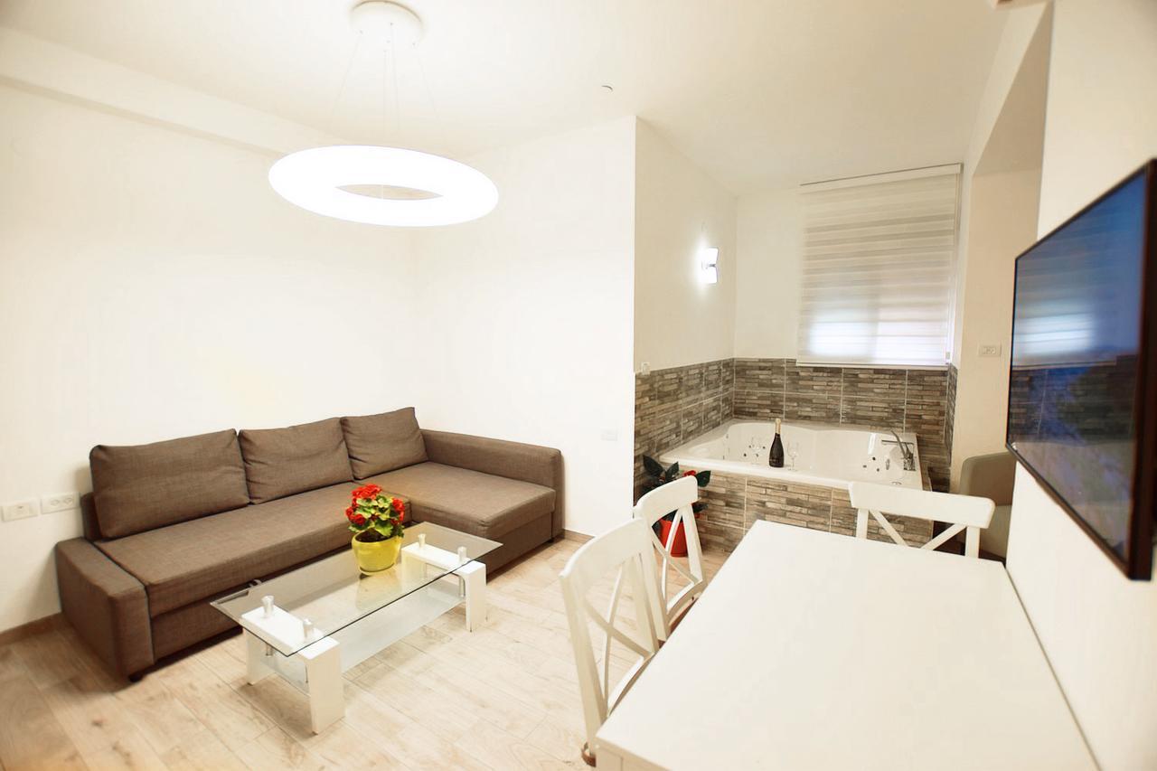 Rothschild 1929 Luxury Apartments Hotel Haifa Buitenkant foto